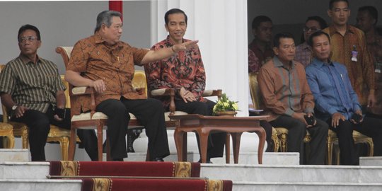 SBY pimpin tepuk tangan untuk Jokowi