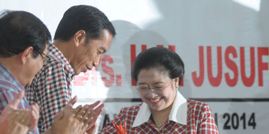 Usai dilantik presiden, Jokowi tak lagi cium tangan Megawati