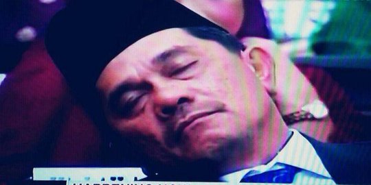 Orang ini tidur di Gedung MPR saat pelantikan Jokowi