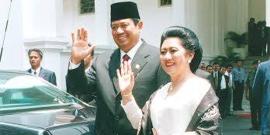 Setelah lengser, SBY pamer foto saat jadi presiden 2004