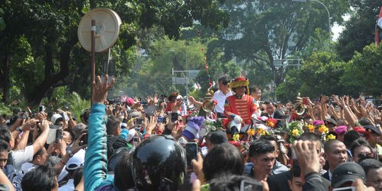 Pamuji jalan kaki Surabaya-Jakarta demi ikut arak-arakan Jokowi