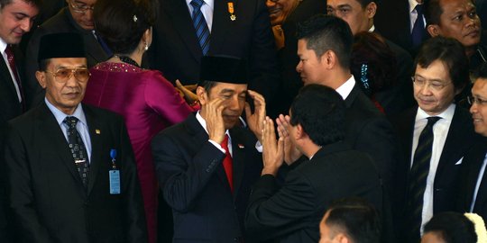 Bertemu PM Malaysia, Jokowi tertawa lepas