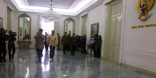 Tiba-tiba Prabowo sambangi JK di Istana Wapres