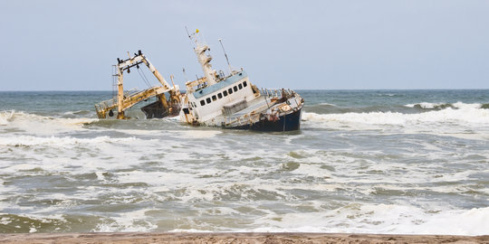 Kapal kargo tenggelam di Perairan Karawang, 15 ABK hilang