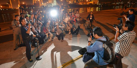 Jokowi batal umumkan kabinet, panggung dipakai foto selfie