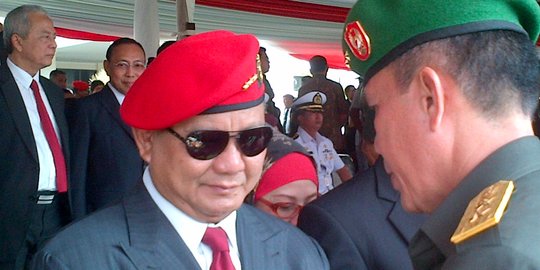 Hadir pelantikan Danjen Kopassus, Prabowo diajak selfie prajurit