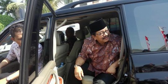 Land Cruiser dinas sering mogok, Pakde Karwo tolak ganti baru