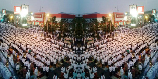 Ribuan umat Islam Kediri tagih janji Jokowi soal Hari Santri