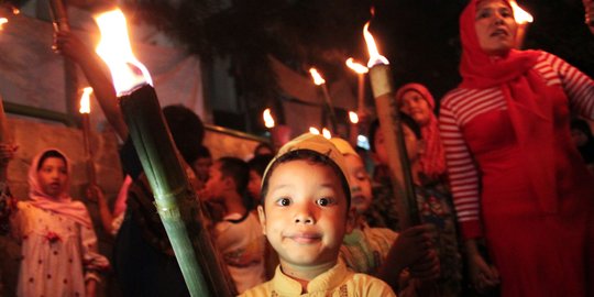 Malam 1 Suro, warga Kraton Yogya gelar Topo Bisu Mubeng Beteng