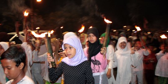 Ikut kirab 1 Suro, Vicky Shu ngaku cinta budaya  merdeka.com