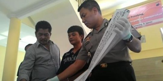 Ngecer togel di rumah, Agus dipergoki Kapolsek Mijen