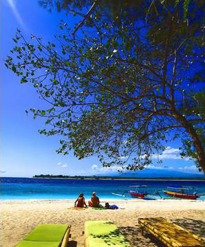 istirahat dari kesibukan kota di pulau tropis gili gili