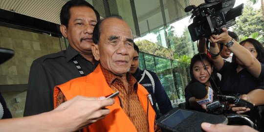 Plt Gubernur Riau, Asisten II & sopir Annas Maamun diperiksa KPK