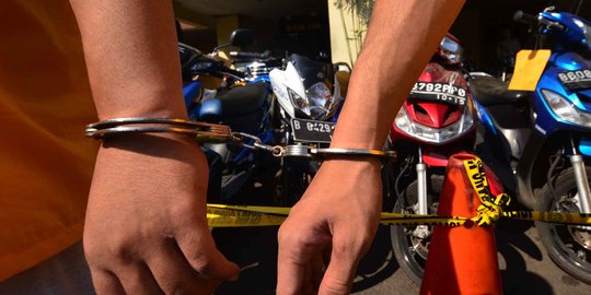 Dituduh menyerempet, Safra dipukul kayu dan motor dibawa kabur