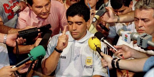 Video Maradona pukul kekasihnya beredar di Internet