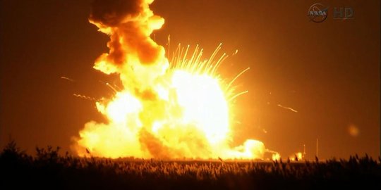 Dahsyatnya ledakan roket NASA saat meluncur dari Wallops Island