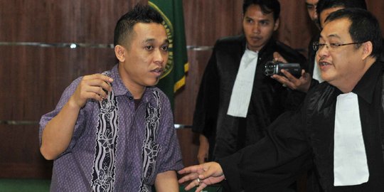 Hendra akui pengacara anak Syarief Hasan tawarkan uang agar diam