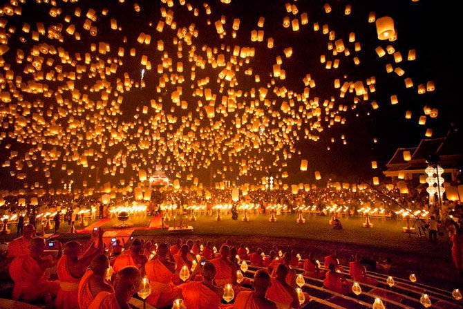 festival loy krathong thailand