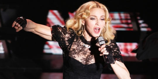 Kembali muda, Madonna sengaja dandan seksi menantang