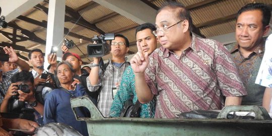 Mudik ke Cilacap, Menko Kemaritiman berikan 6.800 kartu nelayan