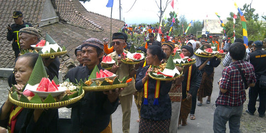 1.000 Tumpeng meriahkan Festival Gunung Kelud