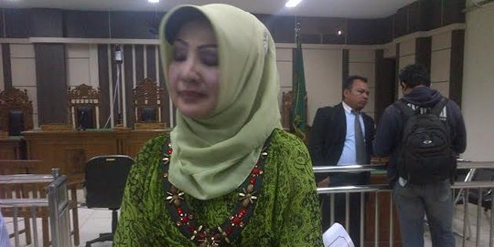 Wartawan Karanganyar dapat duit Rp 50 juta dari suami Rina Irian