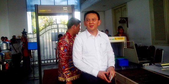 Ahok: Kalau mau ribut sama saya, sori bos, gue ada aparat