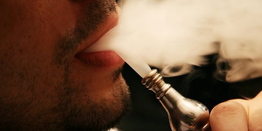 Warga Singapura segera dilarang isap Shisha