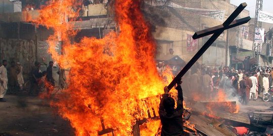 Dianggap hina Alquran, pasangan Kristen Pakistan tewas dibakar