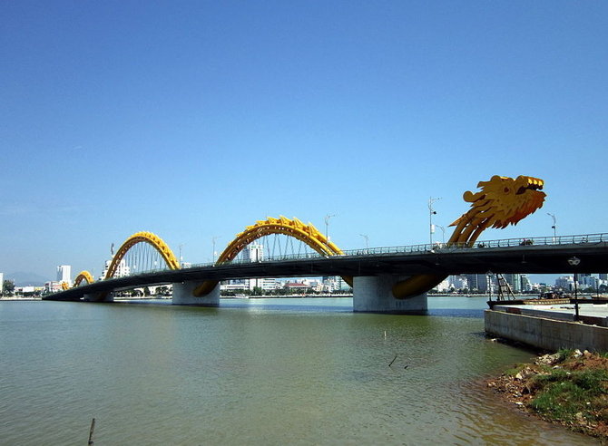 jembatan naga di da nang vietnam