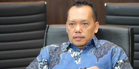 Ramadhan: Salahkan SBY soal BBM naik, Rieke cari kambing 