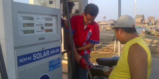 BBM naik, nelayan di Semarang buru solar ilegal