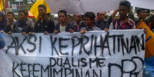 Mahasiswa di Semarang desak Jokowi tuntaskan konflik di DPR