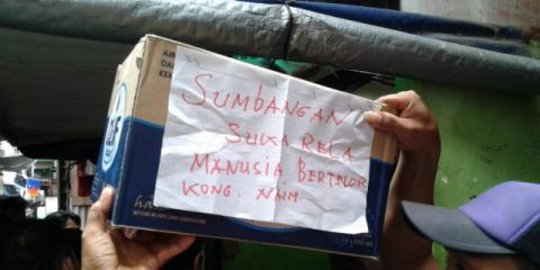 Warga kumpulkan uang untuk pria bertelur