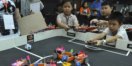 Hebatnya anak kelas 5 SD bisa bikin robot pengangkut sampah