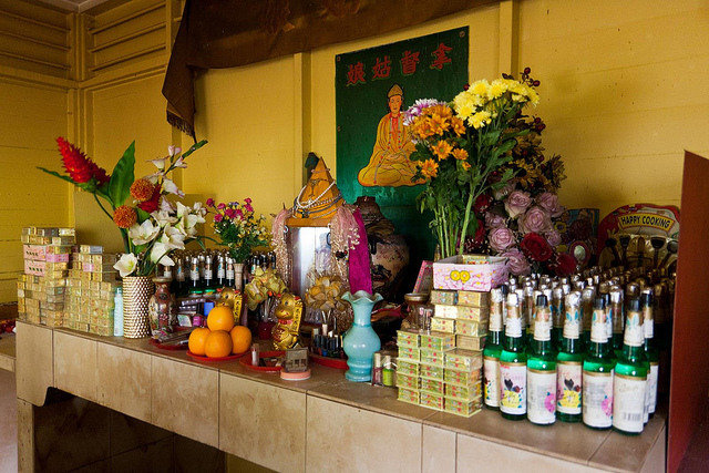 kuil gadis jerman di pulau ubin singapura