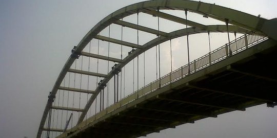 10 Bulan Jembatan Siak 3 Pekanbaru ditutup tanpa perbaikan