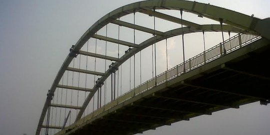 10 Bulan Jembatan Siak 3 Pekanbaru Ditutup Tanpa Perbaikan Merdeka Com