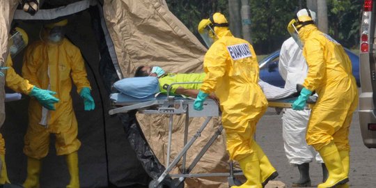 Aks tim medis Indonesia tangani pasien virus Ebola di Monas