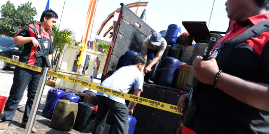 Polisi salah tangkap saat gerebek penimbunan 2.000 liter solar