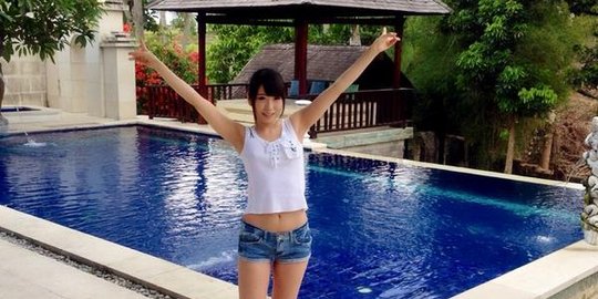 Heboh sesi foto artis porno Jepang Chika Arimura di Bali