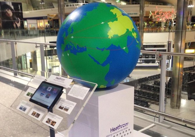 globe berparfum di london heathrow airport