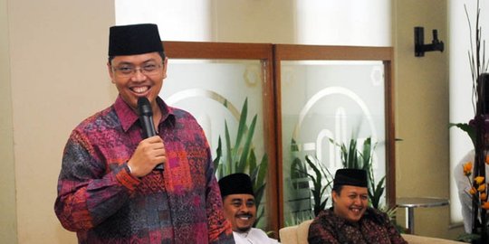 ferrial tak mau kalah protes pelantikan ahok rev2