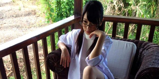 Mengintip kegiatan artis porno Jepang Chika Arimura di Bali