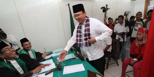 Rapat cuma 5 menit, DPRD umumkan Ahok sebagai gubernur DKI