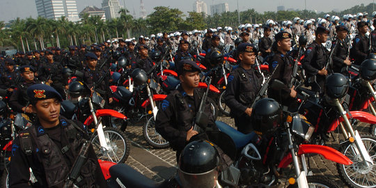 Kapolri Sutarman instruksikan Brimob pakai seragam loreng lagi