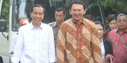 Pesan Jokowi usai Ahok resmi gubernur: Kerja penuh untuk DKI