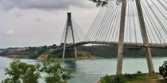 Menikmati keindahan Jembatan Barelang, ikon kota Batam | merdeka.com