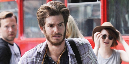 Wajah brewok Andrew Garfield vs Leonardo DiCaprio, ganteng 