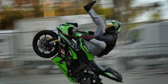 Freestyle memukau di Progressive International Motorcycle Show